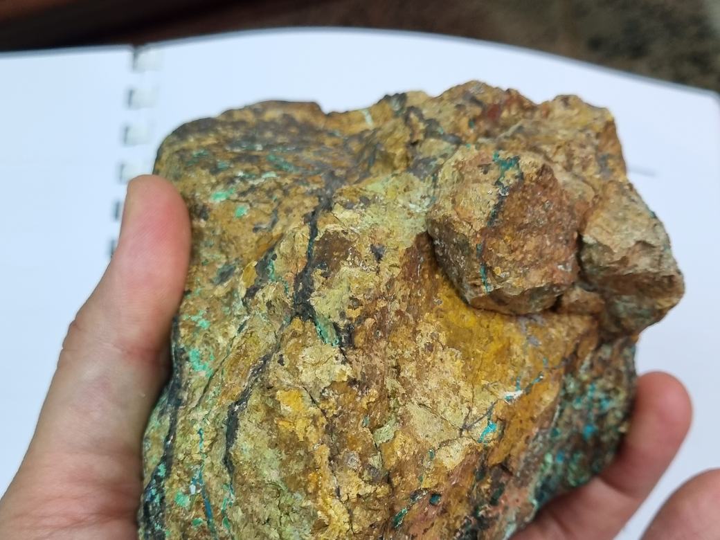 Ore & mineral specimen
