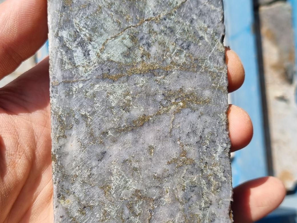 Ore & mineral specimen