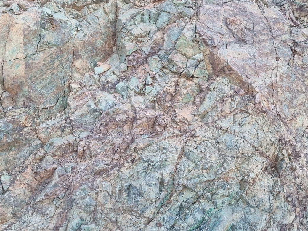 Ore & mineral specimen