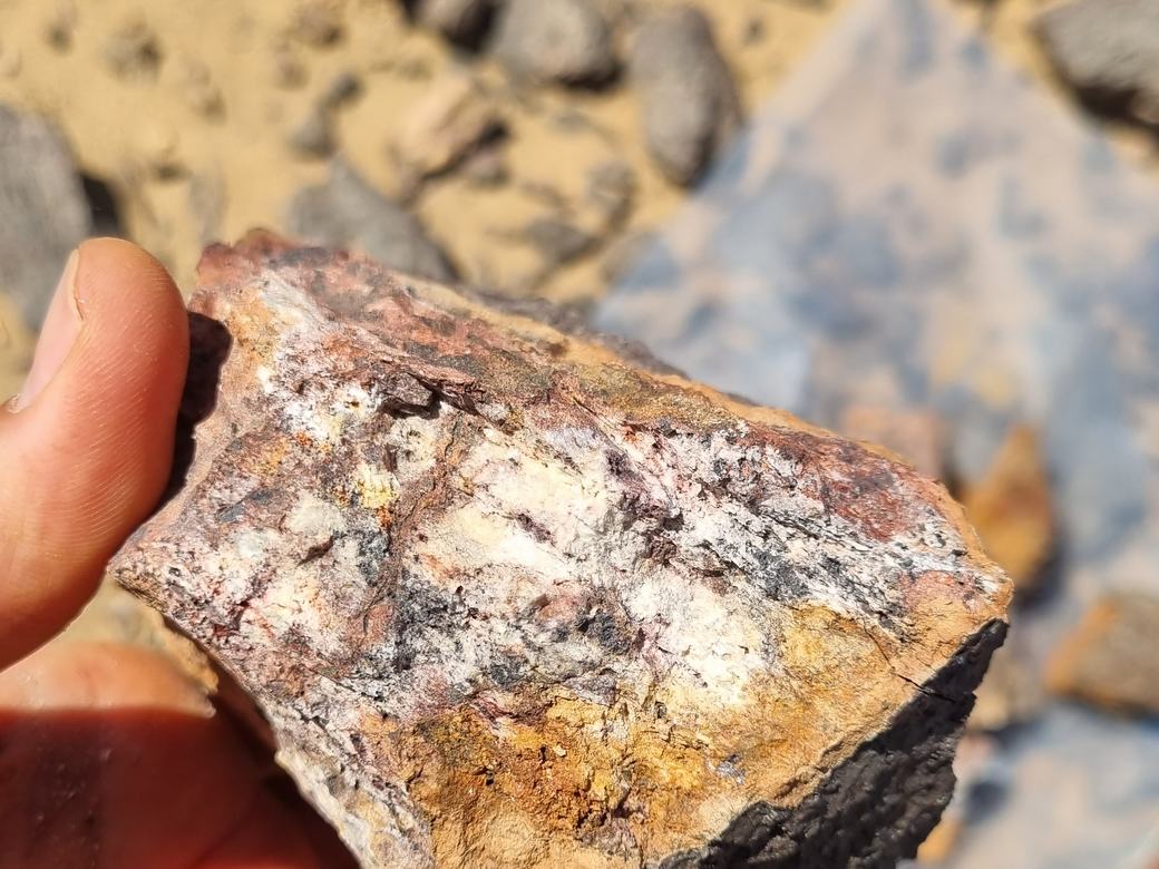 Ore & mineral specimen