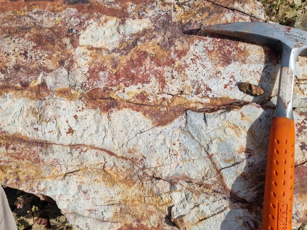 Ore & mineral specimen