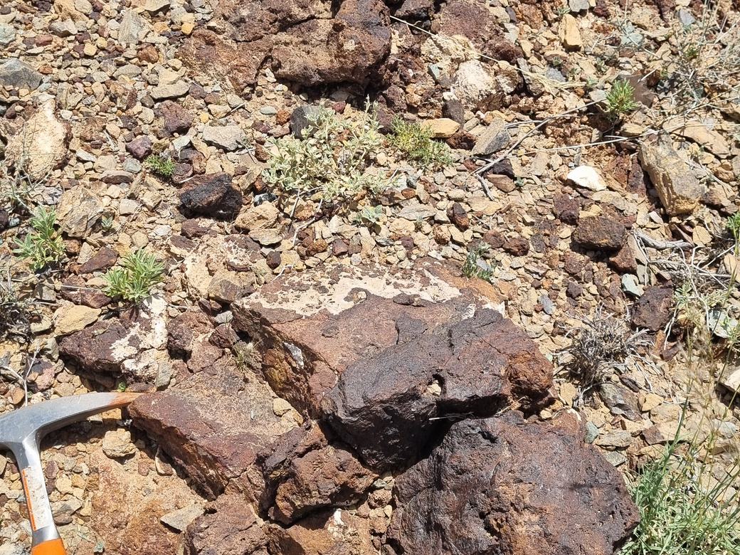 Ore & mineral specimen