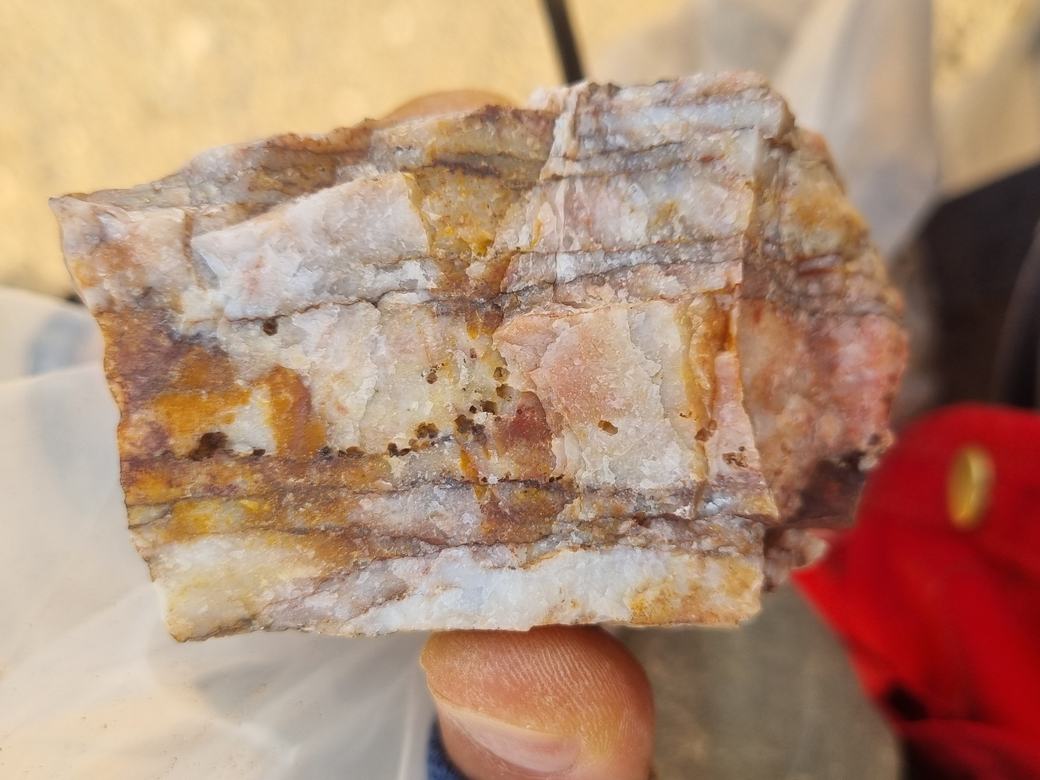 Ore & mineral specimen