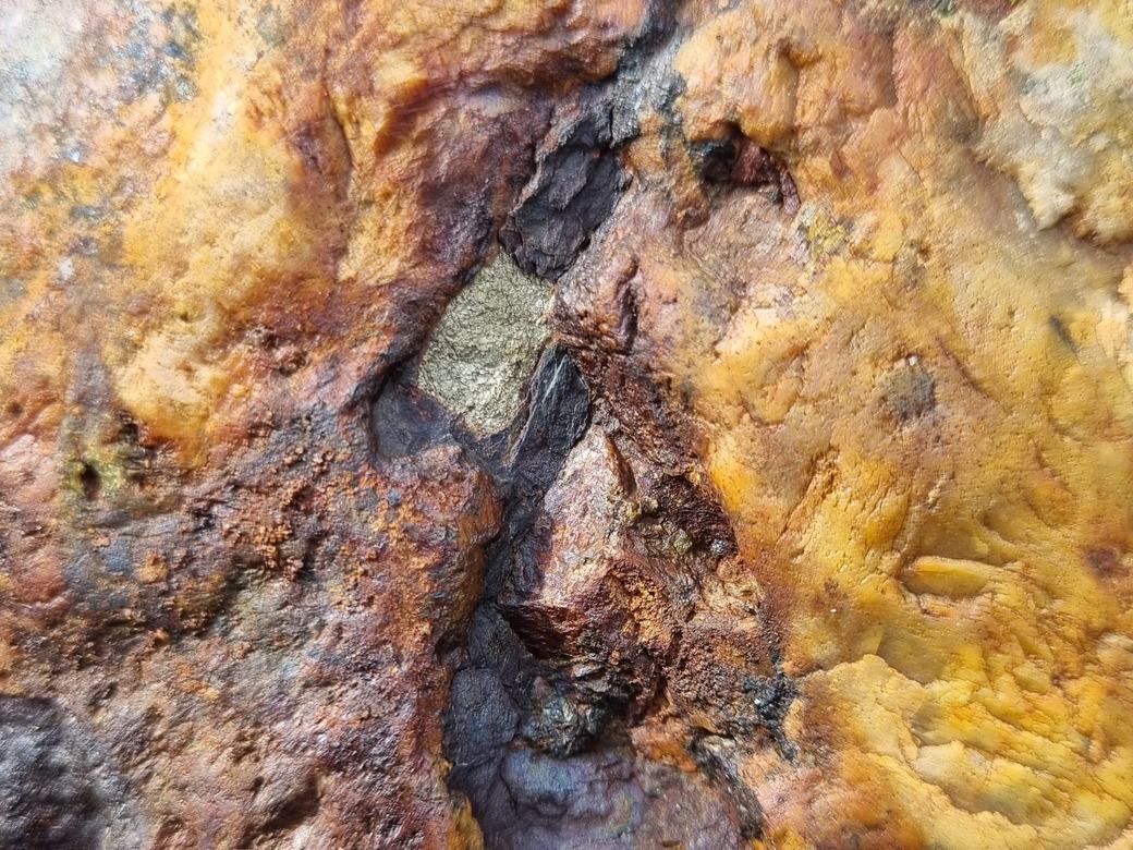 Ore & mineral specimen